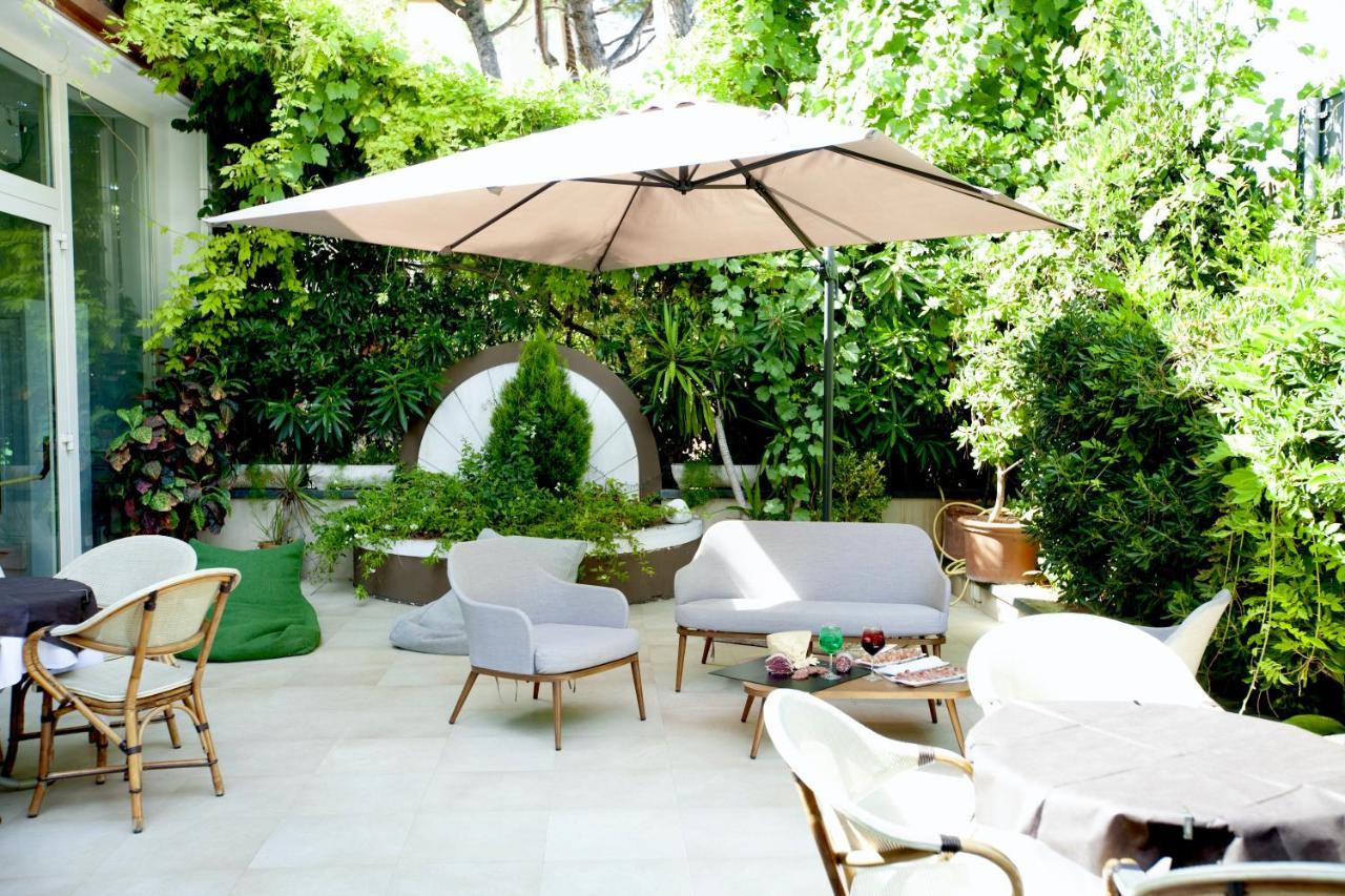 Hotel Maestri Riccione Exterior photo